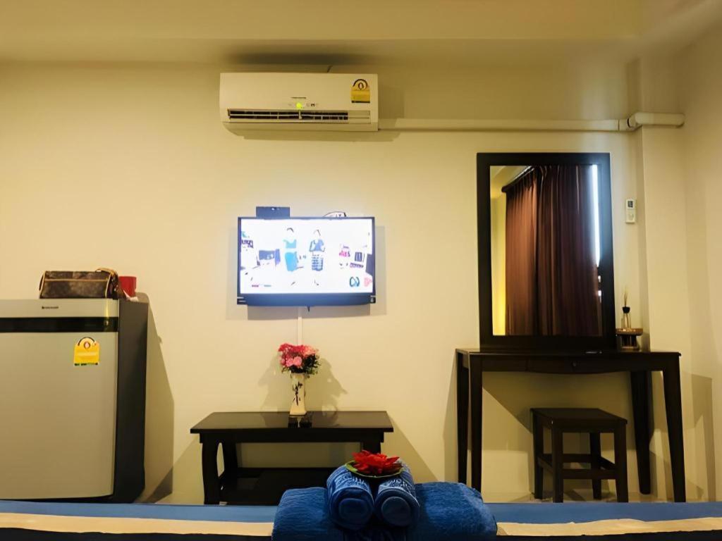 Tontalay Hotel Bang Saen Bagian luar foto