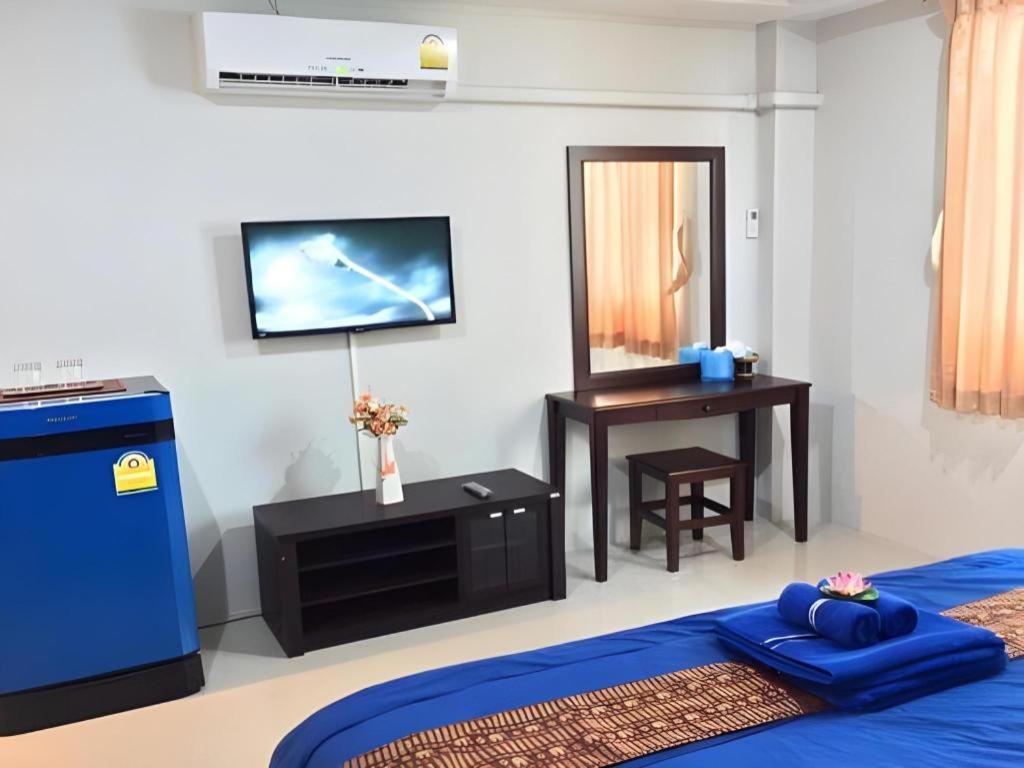 Tontalay Hotel Bang Saen Bagian luar foto