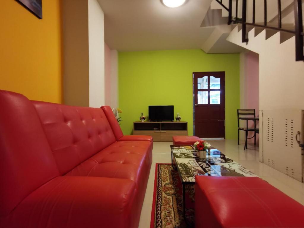 Tontalay Hotel Bang Saen Bagian luar foto