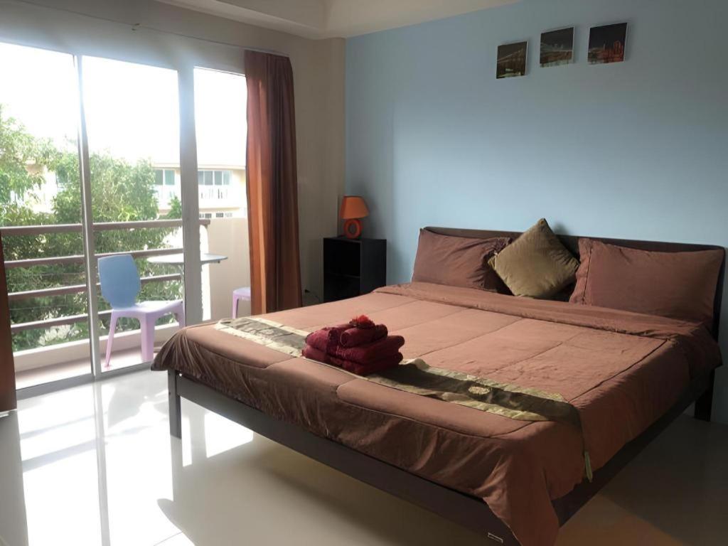 Tontalay Hotel Bang Saen Bagian luar foto