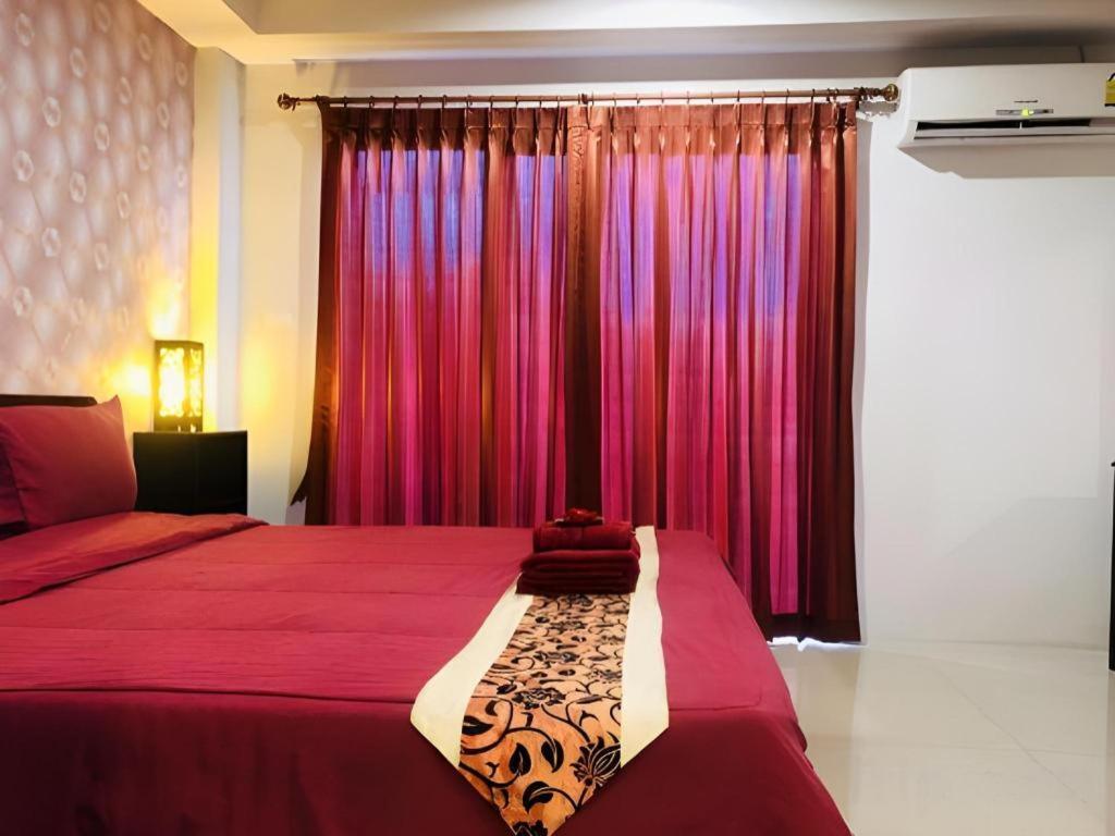 Tontalay Hotel Bang Saen Bagian luar foto