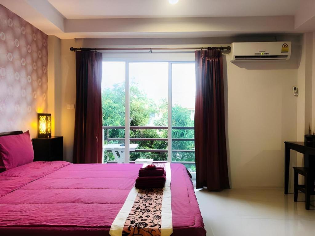 Tontalay Hotel Bang Saen Bagian luar foto