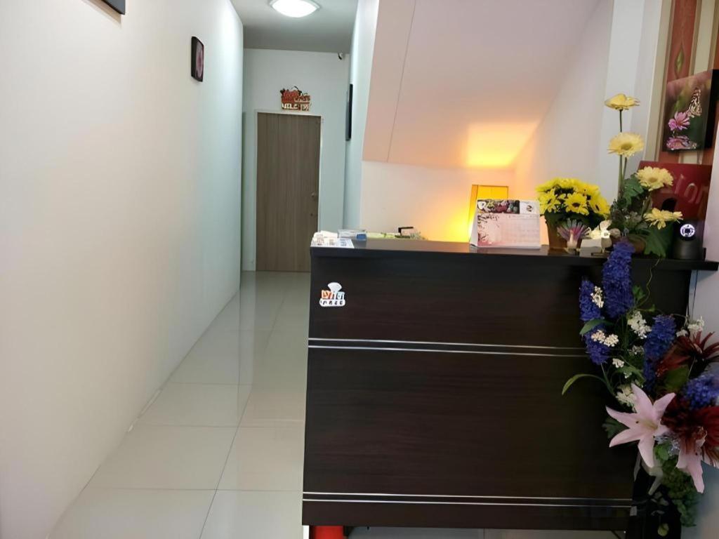 Tontalay Hotel Bang Saen Bagian luar foto